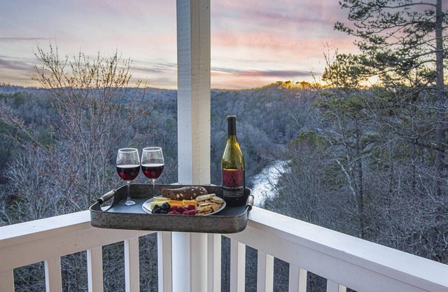 Majestic River Castle-Fairytale Escape with Views