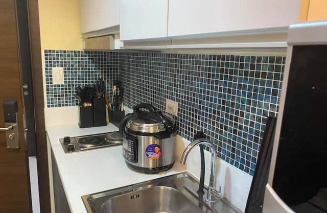 Makati chic City Haven 3-4-5bedroom customized 300