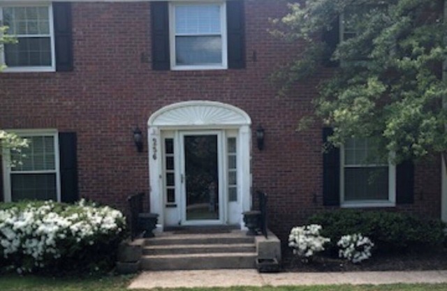 Make Derby Memories in this Charming 4-bedroom house located in St. Matthews!