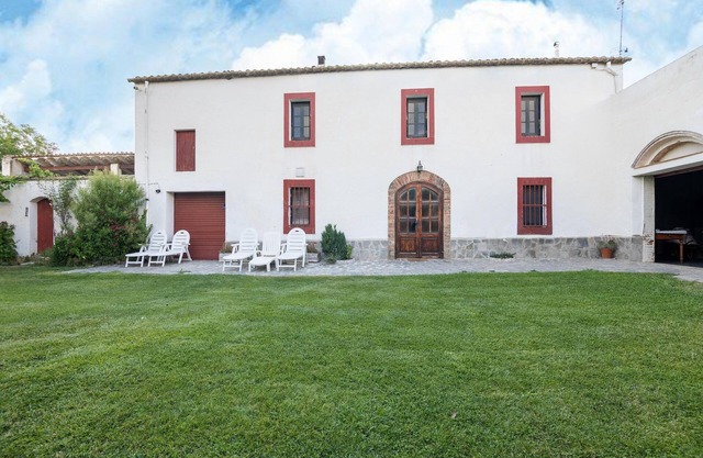 Mansion in St Martí with Vineyards & Garden
