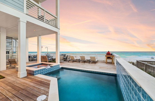 Manta Ray @ Panama City | Gulf Front w/Private Pool + Beach Access | Sleeps 38