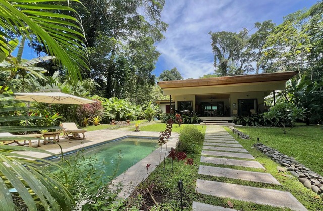 Manzanillo Pool House with FiberOpt