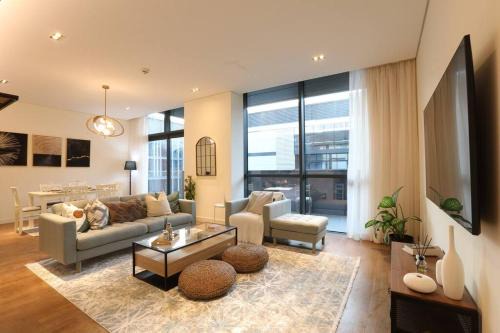 Manzil - Sleek 2BR nr Downtown & Dubai Mall