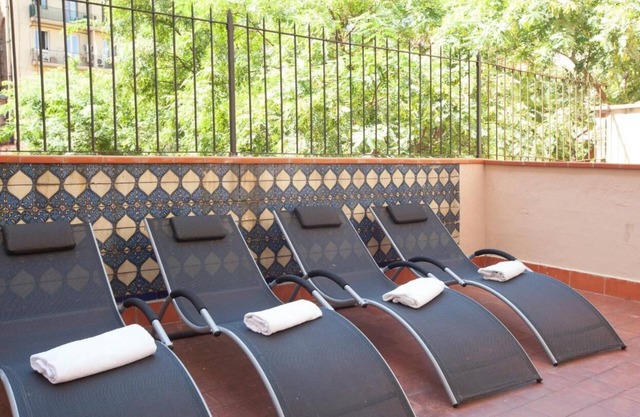 MARINA BUILDING! with communal roof terrace!