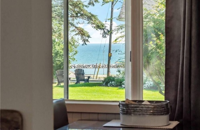 MARINA VIEW OF PORT DOVER AND WALKING DISTANCE TO THE LOCAL BEACH