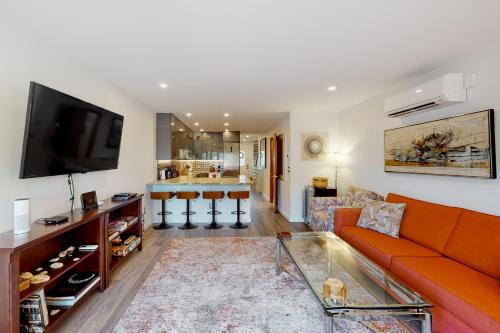 Mariners Court - 4 Laurel St Unit 219
