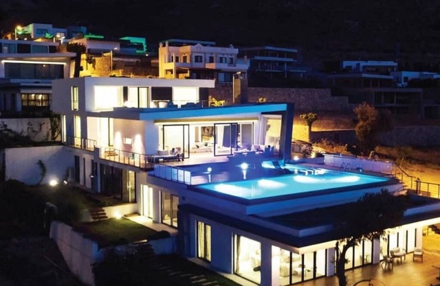 Marinhill Luxury Villa - PrivateChef & Housekeeping & Concierge -