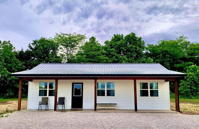 Mark Twain Lake Cottage - Fishing Boating and Hunting