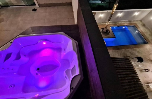 Marmeu Enseada com jacuzzi aquecida