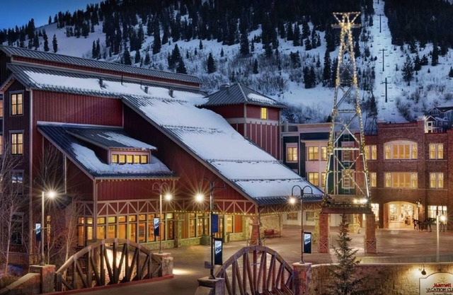 Marriott Summit Watch Ski-in Ski-out by Town Liftn4 day min. 7 day discount