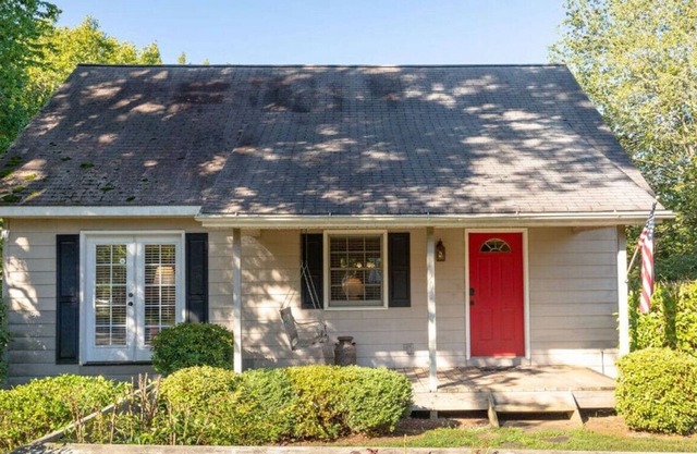 Martingale Cottage - 1 bedroom guesthouse