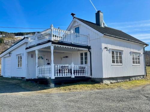 Marvelous farmhouse with WiFi in Troms, Northern Norway