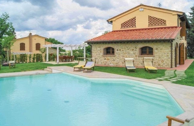 Marvelous Villa Set on the Green Tuscan Hills