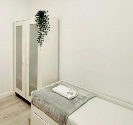 MBZ - Relax Room in Unique Flat