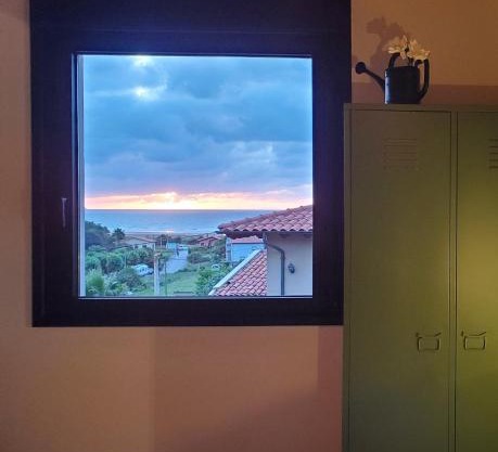 MC Vega- Mi Casina con vistas al mar