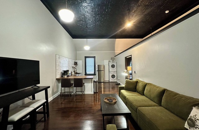 McKittrick Suite - Loft Stay on Katy Trail in Historic Mercantile, 4 min Hermann