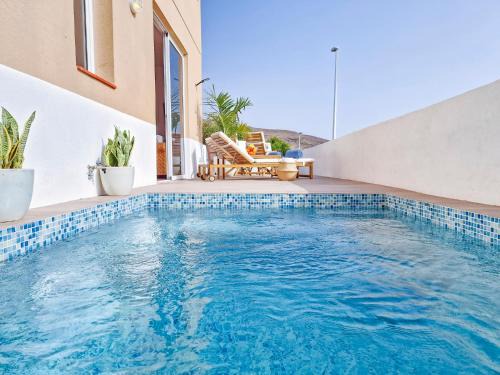 Medano Seaside Villa, Jacuzzi & Pool