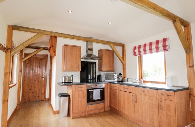 MEIKLE CONVAL, family friendly, character holiday cottage in Dufftown