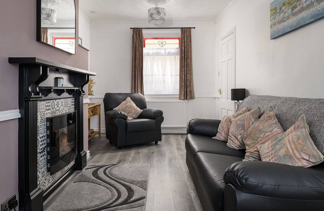 Meirion Cottage - Two Bedroom Cottage, Sleeps 4