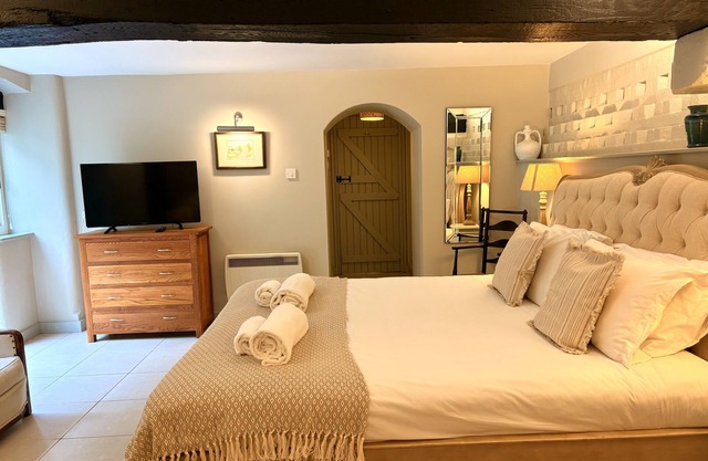 Melstock - Stunning Courtyard Cottage