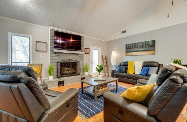 Memphis Vacation Rental Getaway with Large Deck