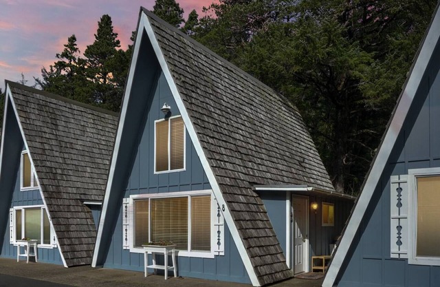Mermaid's Rest Oceanfront A Frame Pet Friendly