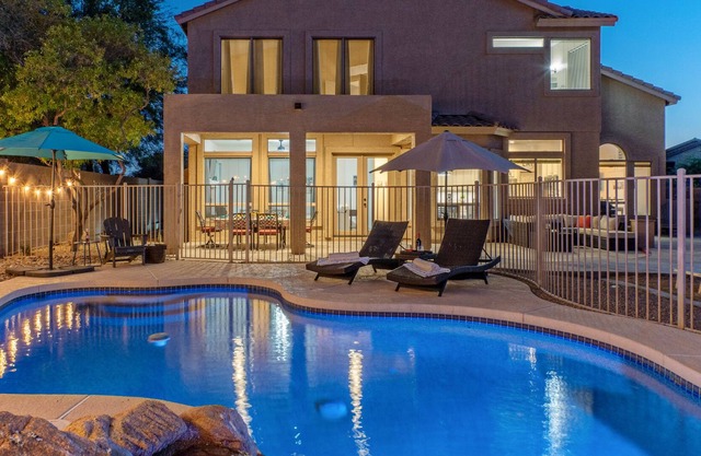 Mesa Lux: POOL w/Waterfall & Optional Heat, TVs All BRs, Game Room, Corn Hole