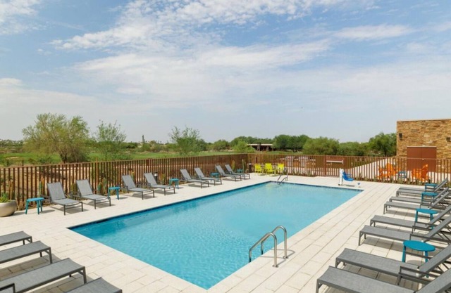 Mesa's Best-Kept Secret! 2 Spacious Units, Pool, Free Breakfast, Free Parking!