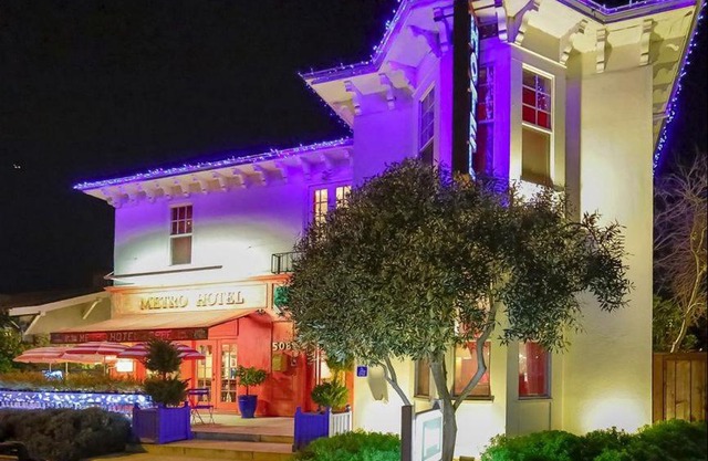 metro hotel and Cafe