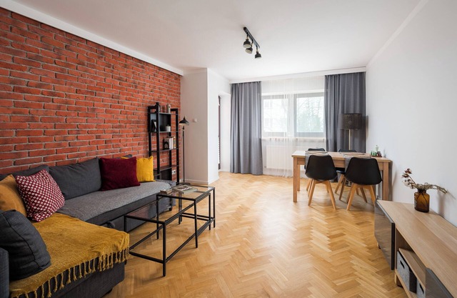 Metro Kabaty Deluxe Apartment