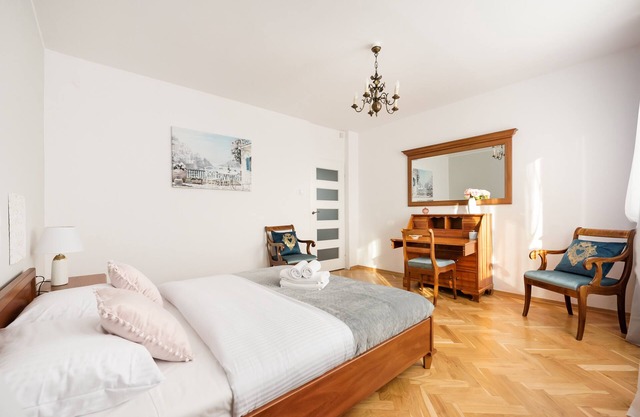 Metro Zacisze Fausta House with Garden
