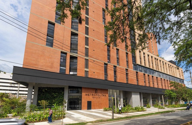 Metropolitan Living by HOUSY