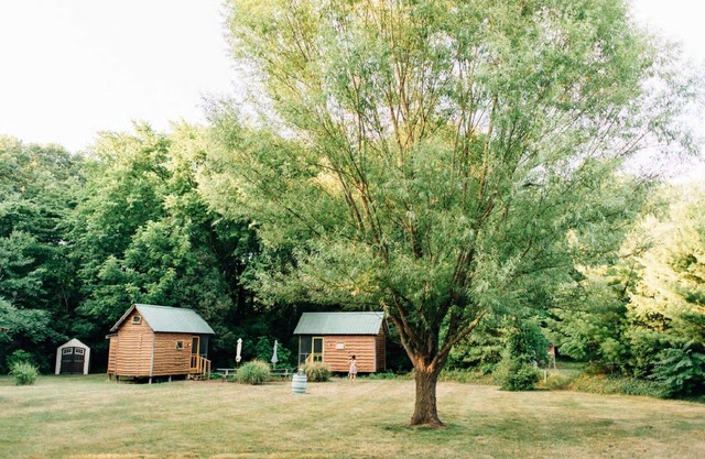 MI Wine Trail - Tiny Cabins - Big Experiences - up to 28 people!