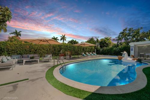 Miami Paradise - Heated Pool, Playground, Foosball Table