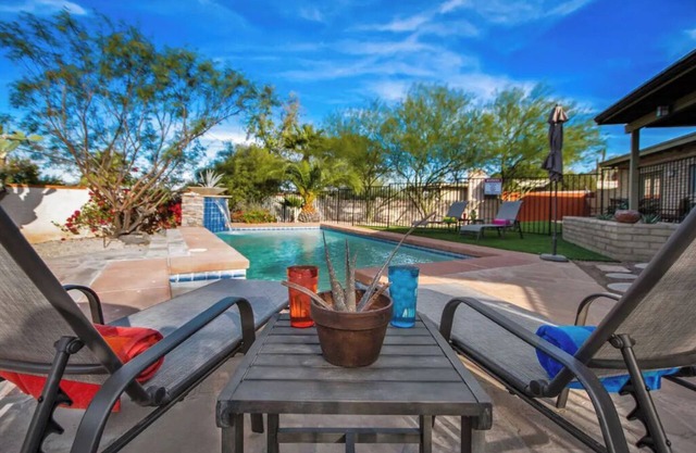 Mid century oasis with beautiful surroundings+ EV charger now available