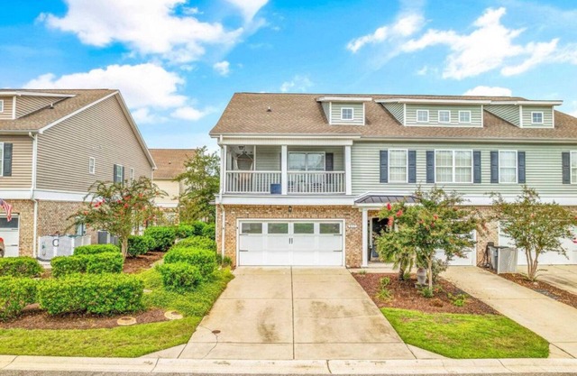 Mid term rental for travel professionals or snowbirds. Pet-friendly!