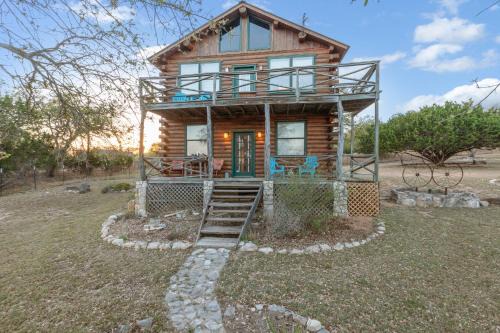 Mighty Oak Log Cabin