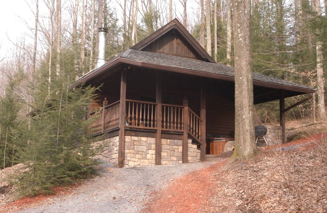 Mill Creek Cabins 7- Secluded Luxury Cabins 2 miles New River Gorge NP entrance