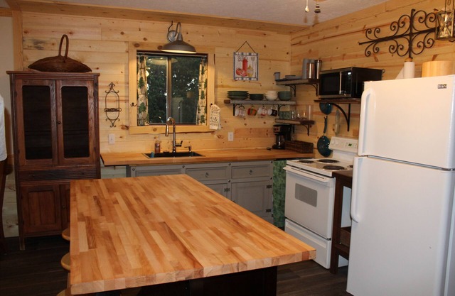 Millers Landing 1 - Sleeps 6. MINUTES to Lower Buffalo River