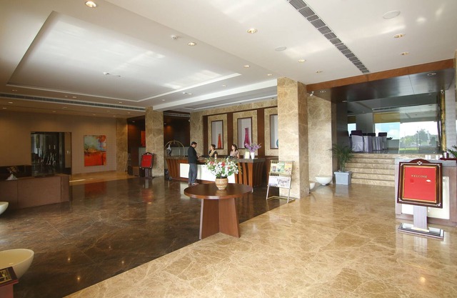 Millionaire Hotel & Resort