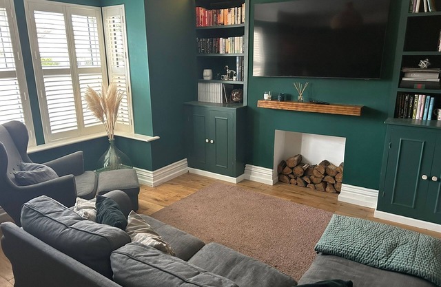 Millwright Villa - beautiful Victorian detached home that sleeps up to 7