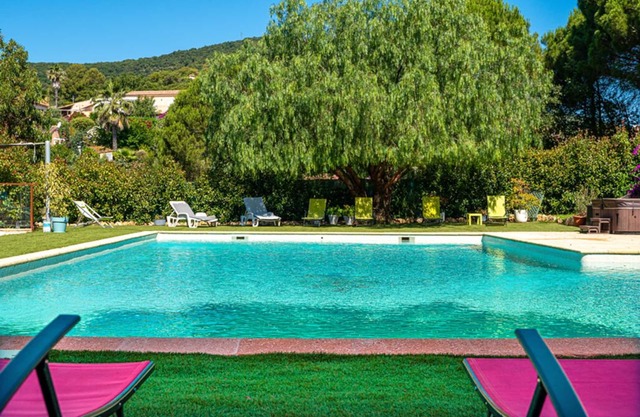 Mini-villa of 52 m² for 2-4 people with pool and spa, close to the beach
