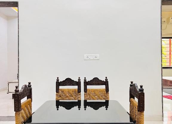 Minimalist 3BHK Flat in Central Raipur with Office Space