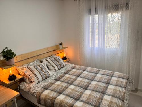 Minimalist Studio Fast Wi-Fi