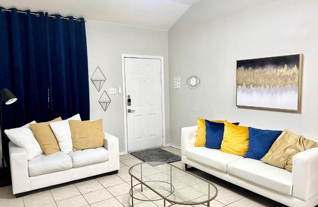 Mirabella -5mins to AT&T Stadium