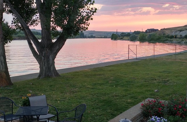 Missouri River Getaway