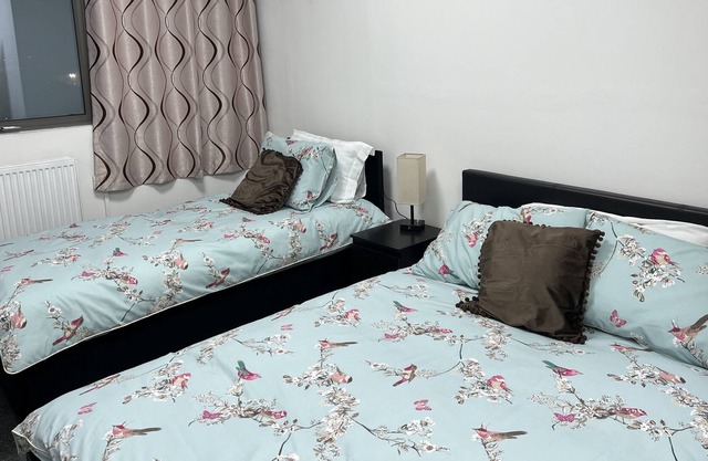 MJ - Service Apartment London