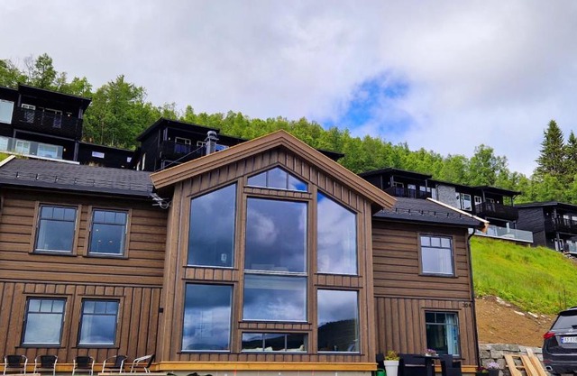 Mlodge - The Mountain Lodge