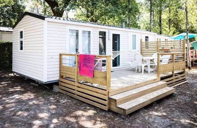 Mobil-home | Comfort | 2 Bedrooms | 4/6 pers. | Raised uncovered terrace