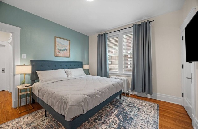 Modern 1 Bdr Apt unit#2 Sleeps4